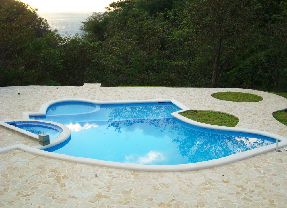 faro escondido pool construction, herradura, costa rica