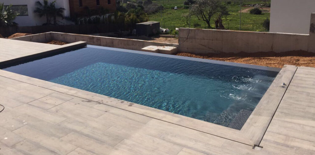 gray tiling, pool builder, costa rica
