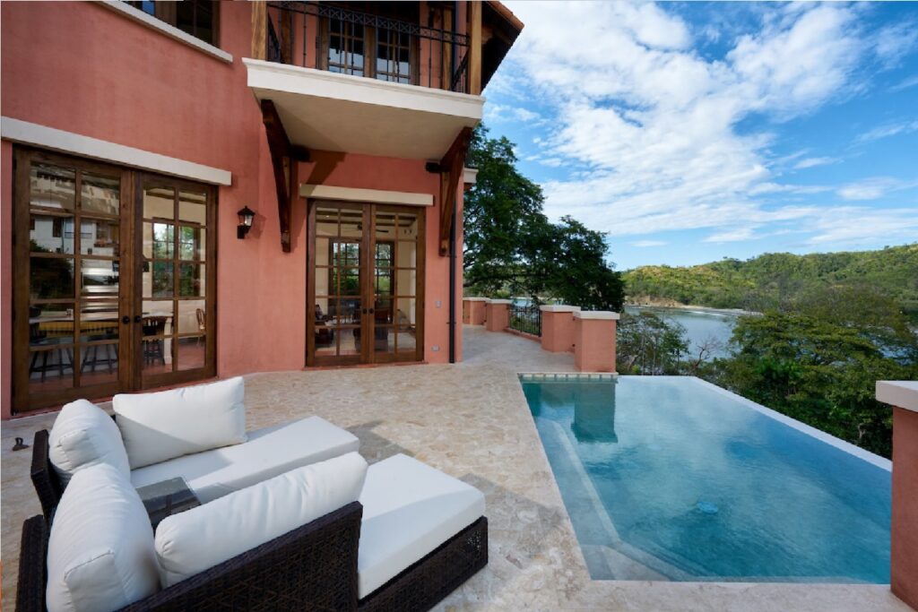 Coralina stone for pools