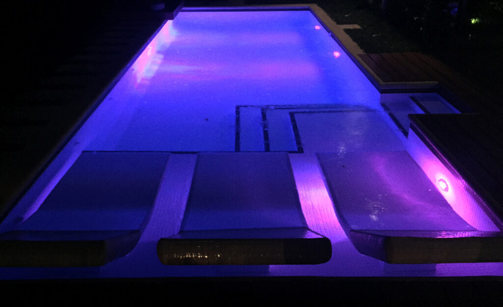 ultra-modern pool, masterfully constructed in the valley of Santa Ana