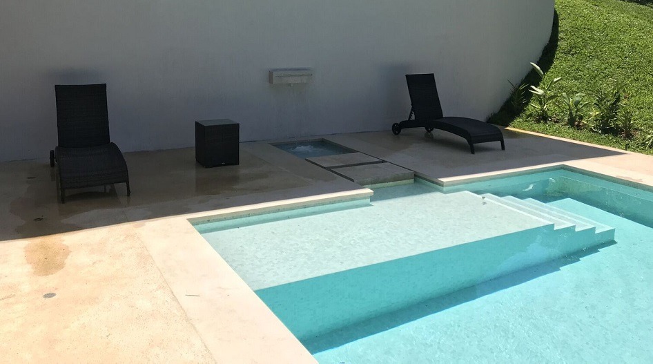 pool construction, playa flamingo, with sun shelf, white tiling