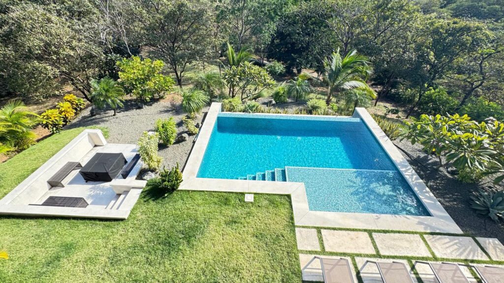 playa negra, avellanas, pinilla, pool builders