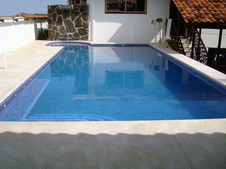 quepos pool builders