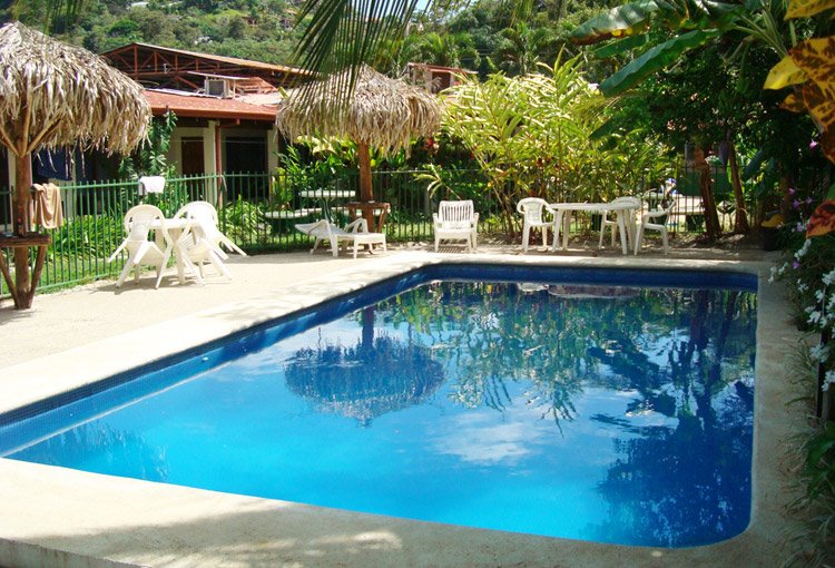 pool builder, in quepos