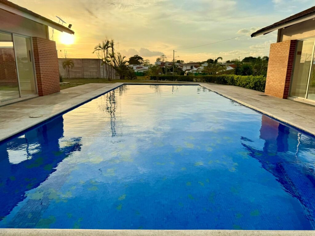pool builders in costa rica