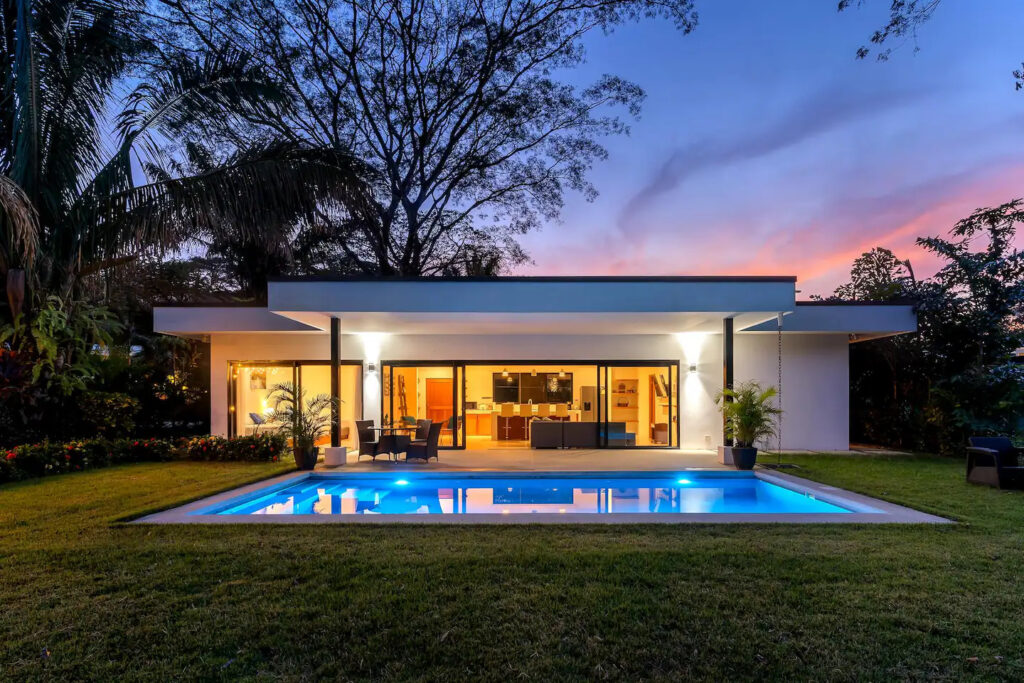 pool garden guanacaste