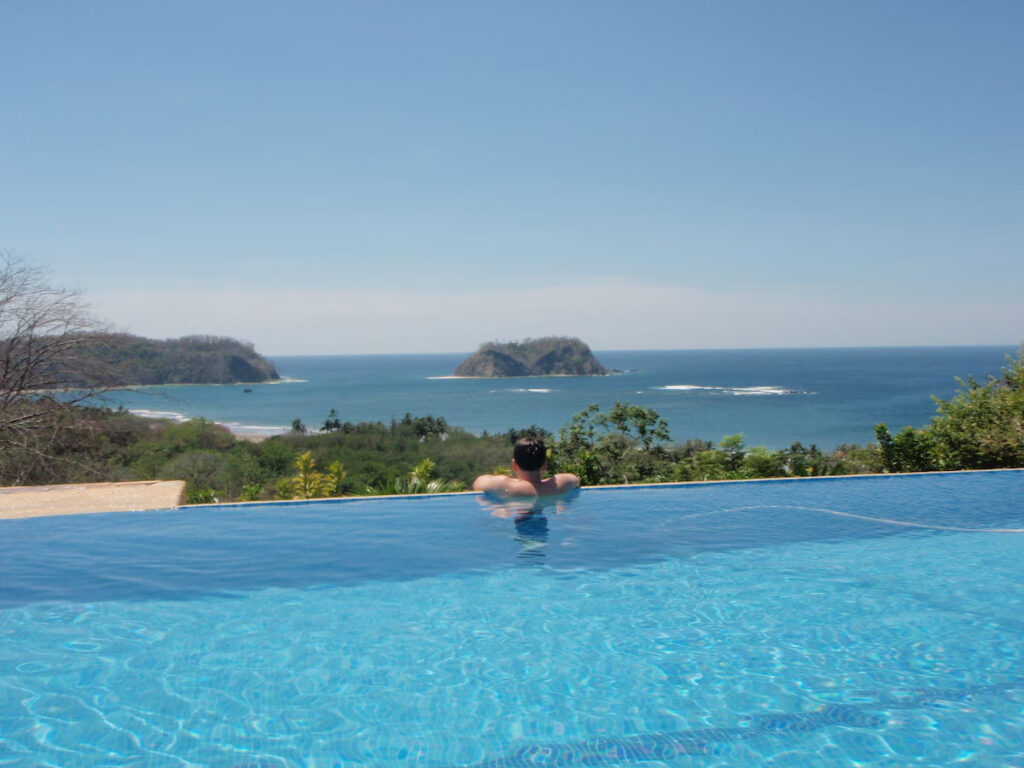 infinity pool, edge viewing 